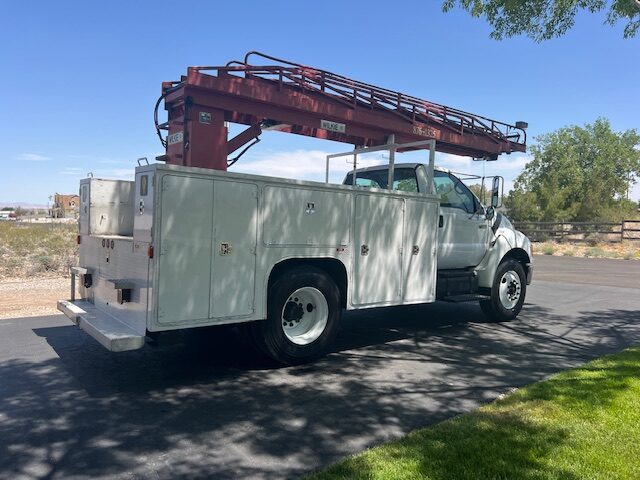 2007 F-750 crane truck_IMG_4293