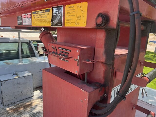 2007 F-750 crane truck_IMG_4299